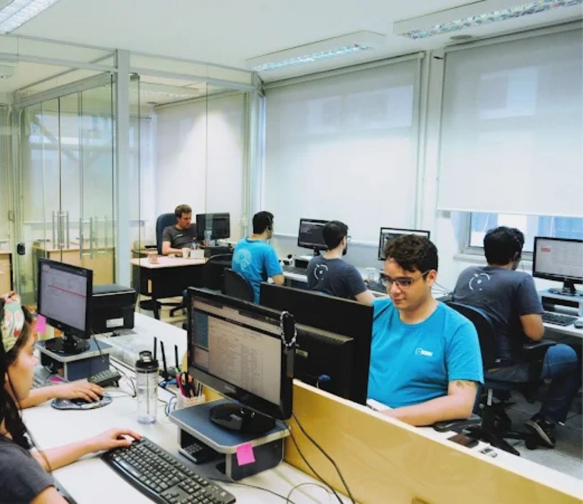 Equipe de suporte da Task no escritório em Belo Horizonte