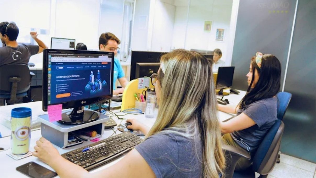 Sala de atendimento da Task em operação.