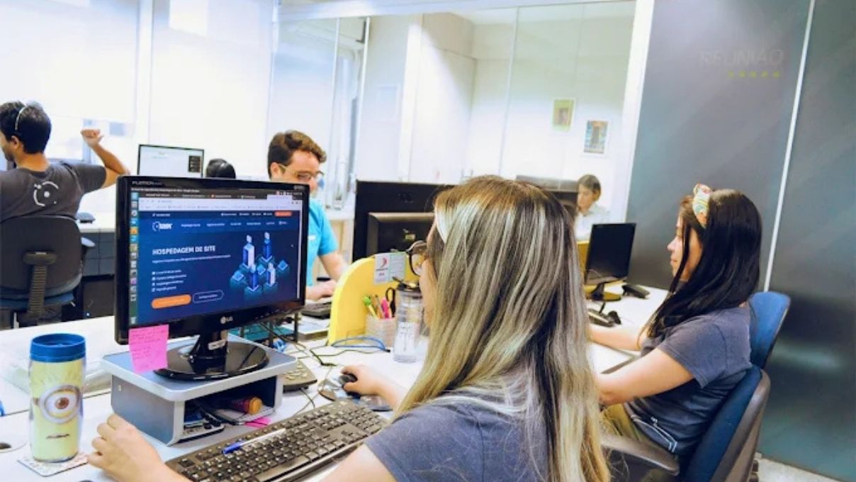 Reunião da equipe da Task.